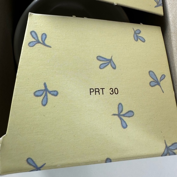 Vintage PETER RABBIT TEA TIME Two Handled Mug WEDGWOOD England 1996 w/Box - Picture 6 of 9